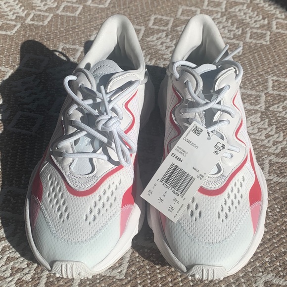 NWT Adidas Ozweego Crystal White - Picture 10 of 16